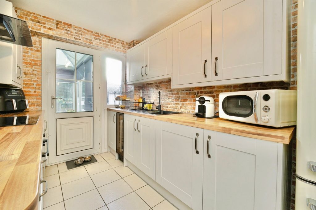 Property photo 3 of 23