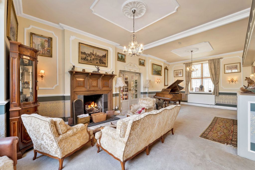 Property photo 3 of 57