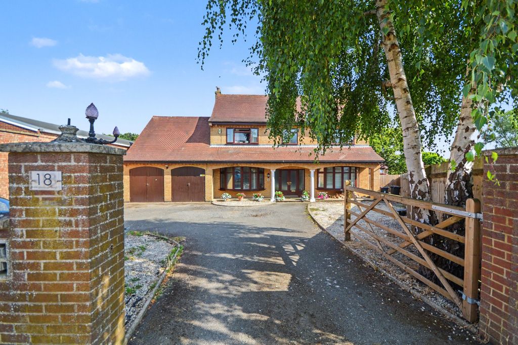 Property photo 1 of 28 External