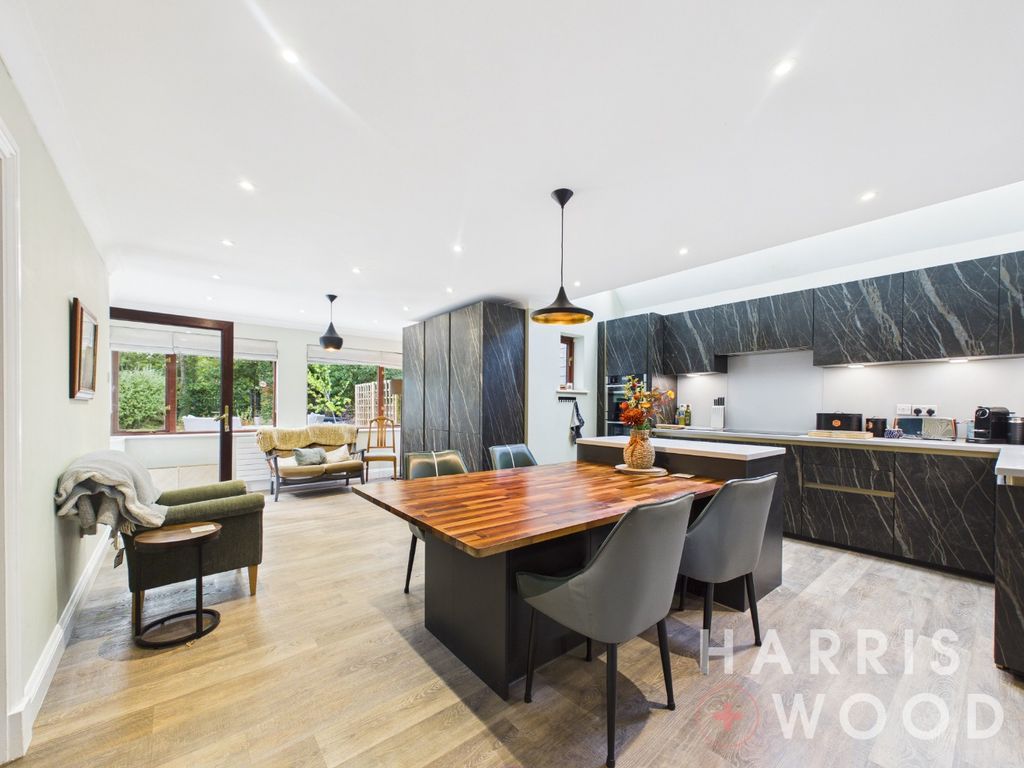 Property photo 2 of 58 5383845