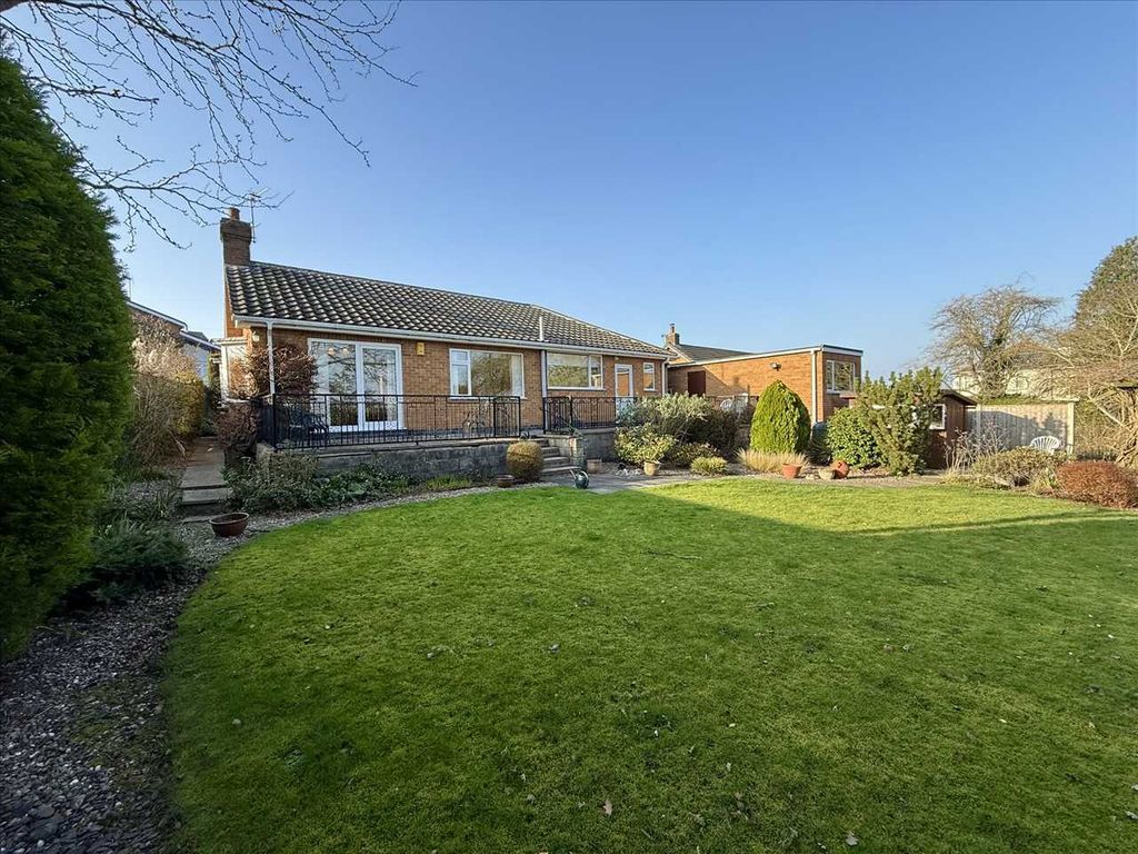 Property photo 2 of 33