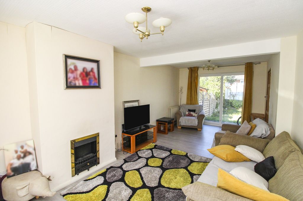 Property photo 3 of 11 Lounge-Dining Room