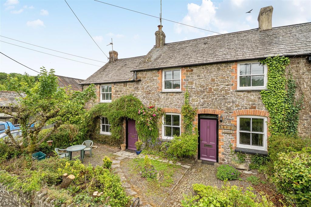 Property photo 2 of 39
