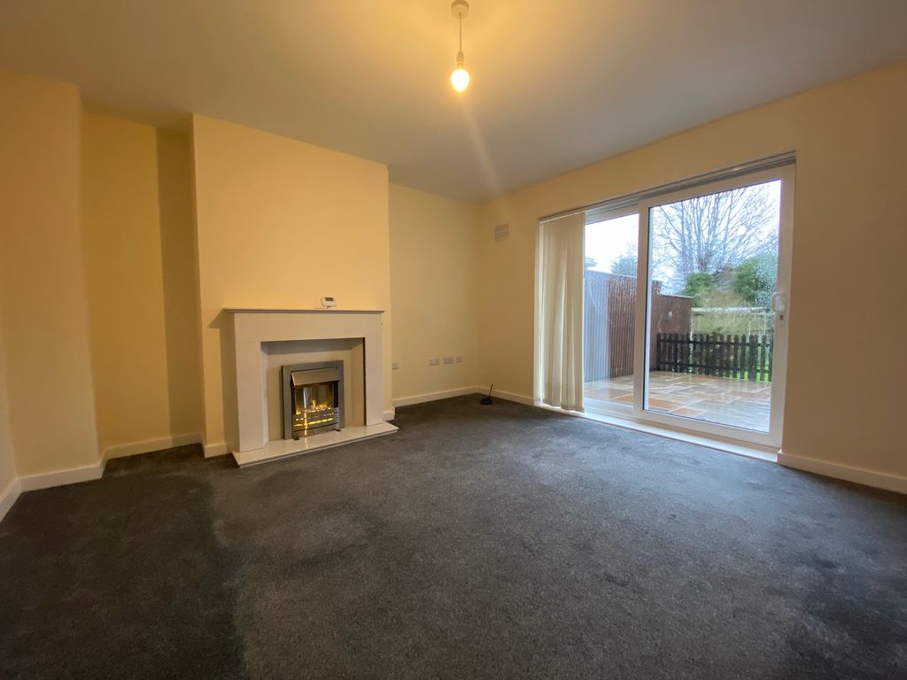 Property photo 2 of 10 Living Room