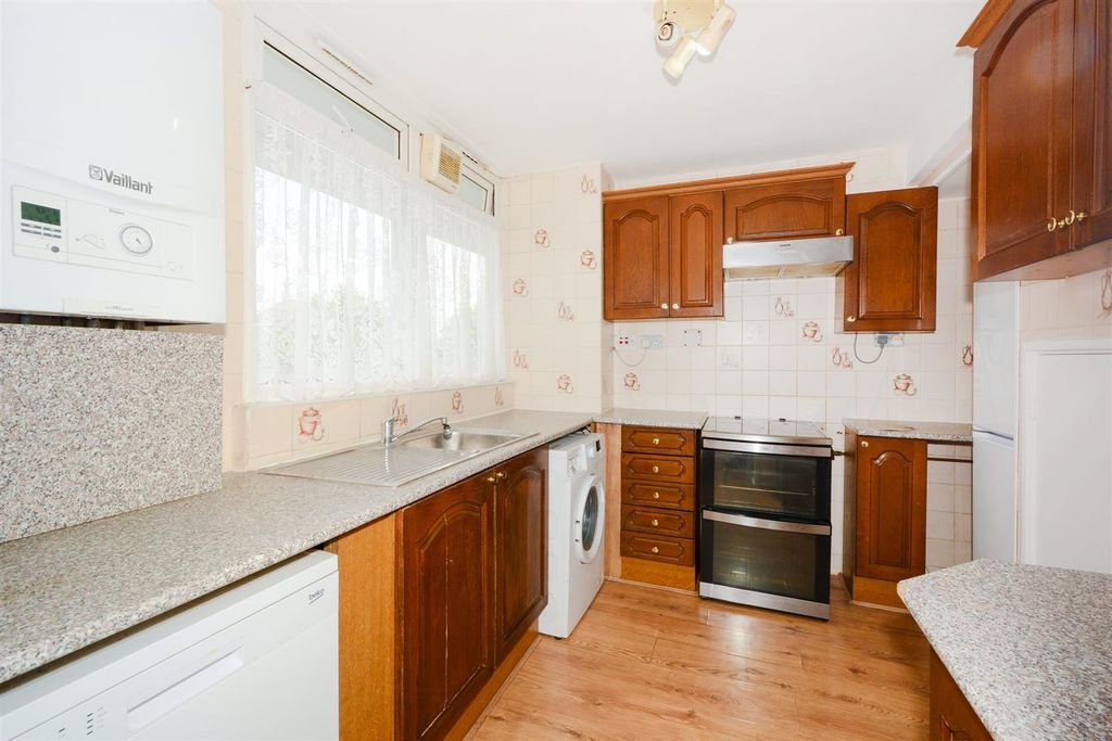 Property photo 3 of 14 Kitchen