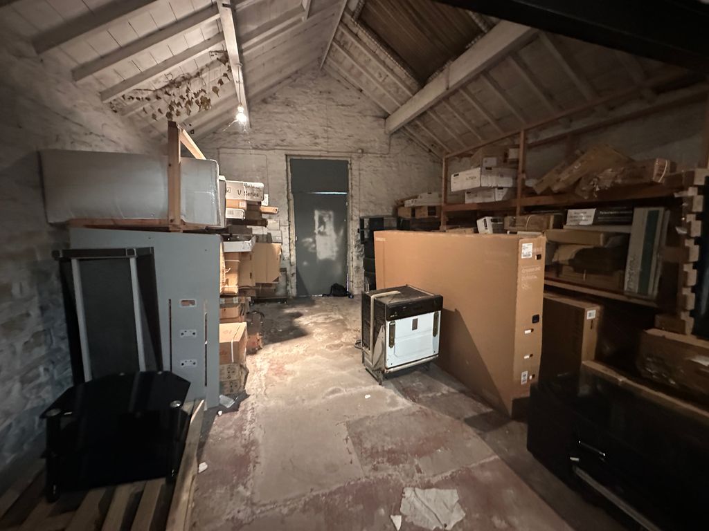 Property photo 3 of 4