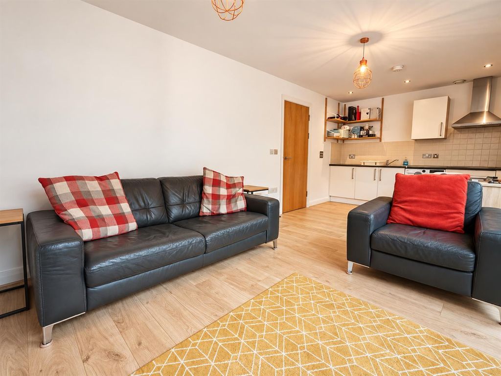Property photo 3 of 13