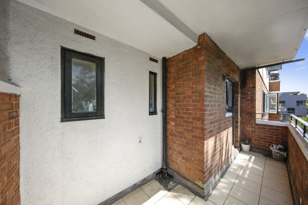 Property photo 3 of 11 Gallery