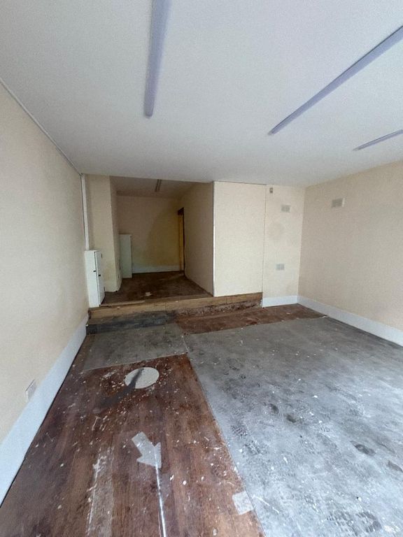 Property photo 3 of 11 Photo 2