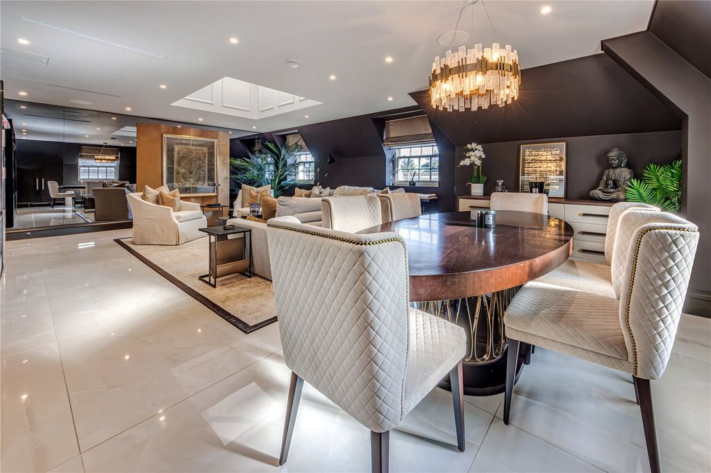 Property photo 2 of 34 Picture No. 15