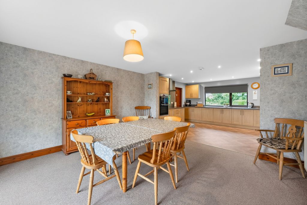 Property photo 3 of 18 Pbox-Img.Jpg