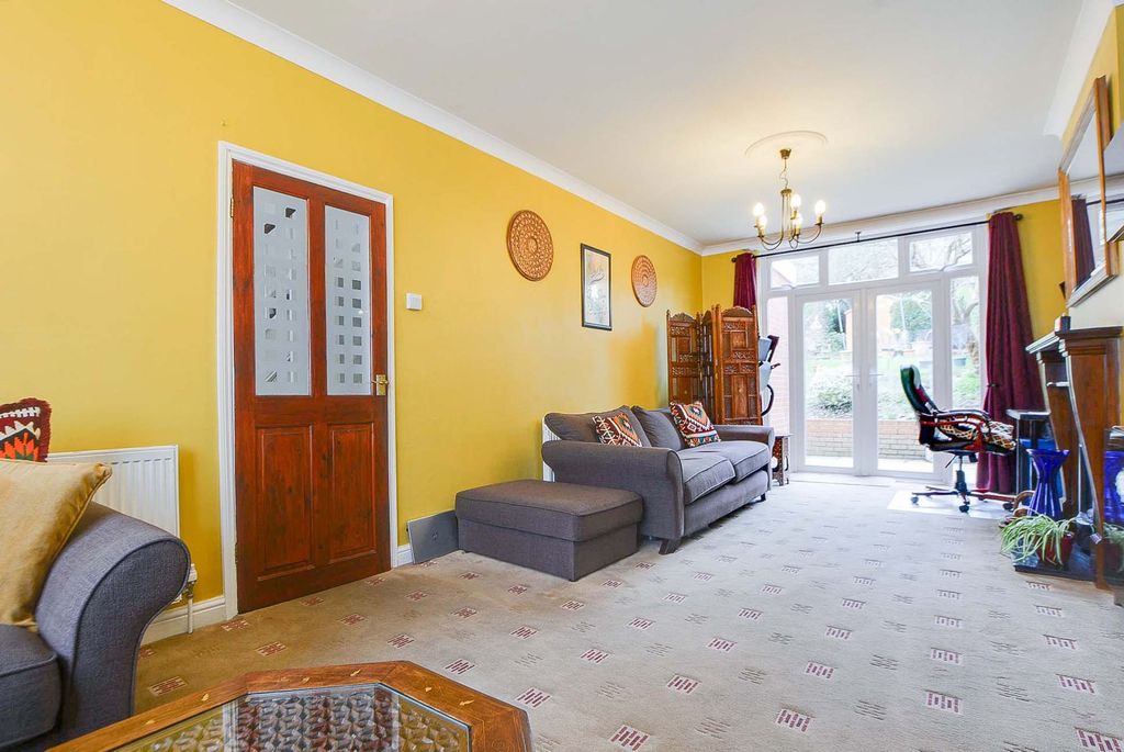 Property photo 2 of 18