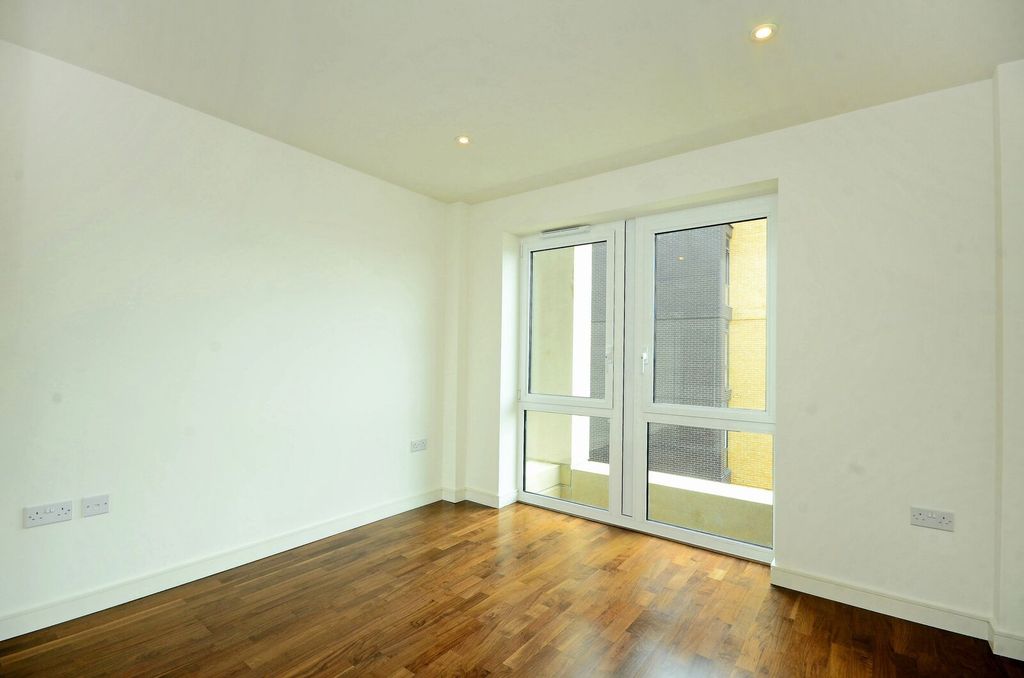 Property photo 3 of 5