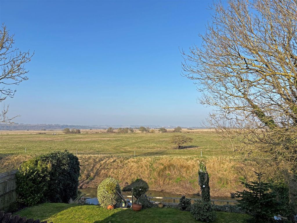 Property photo 2 of 18 5555