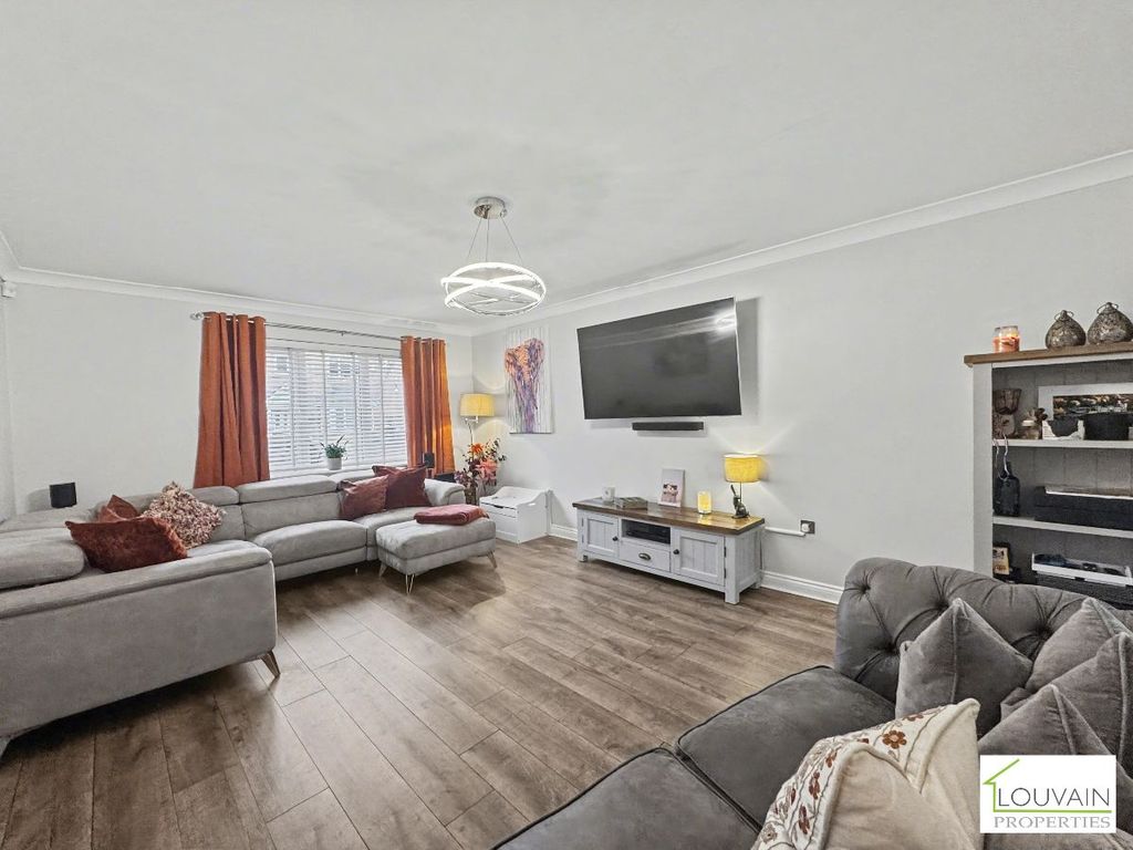 Property photo 3 of 31