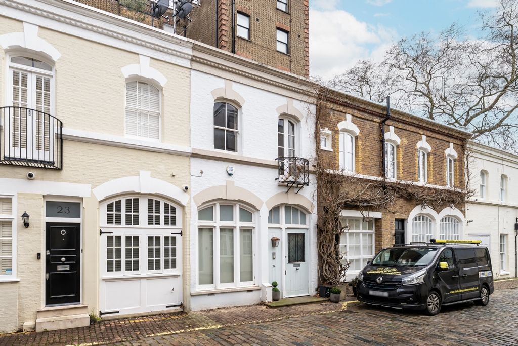 Property photo 2 of 18 24-Ennismore-Gard...