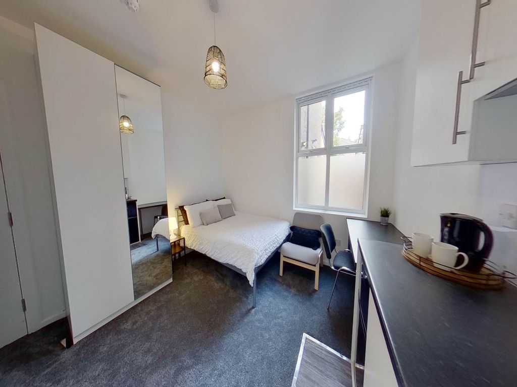 Property photo 1 of 7 R2
