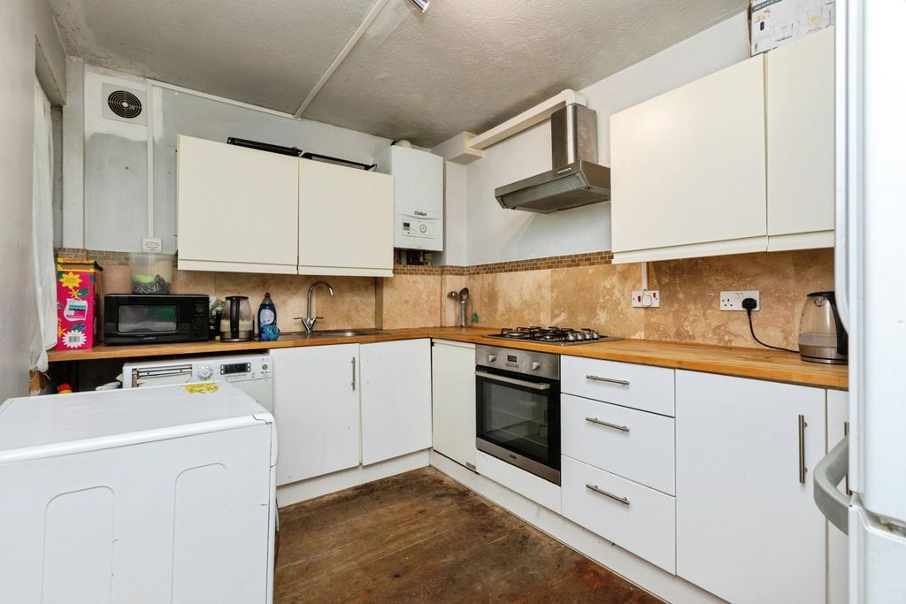 Property photo 2 of 15 Photo