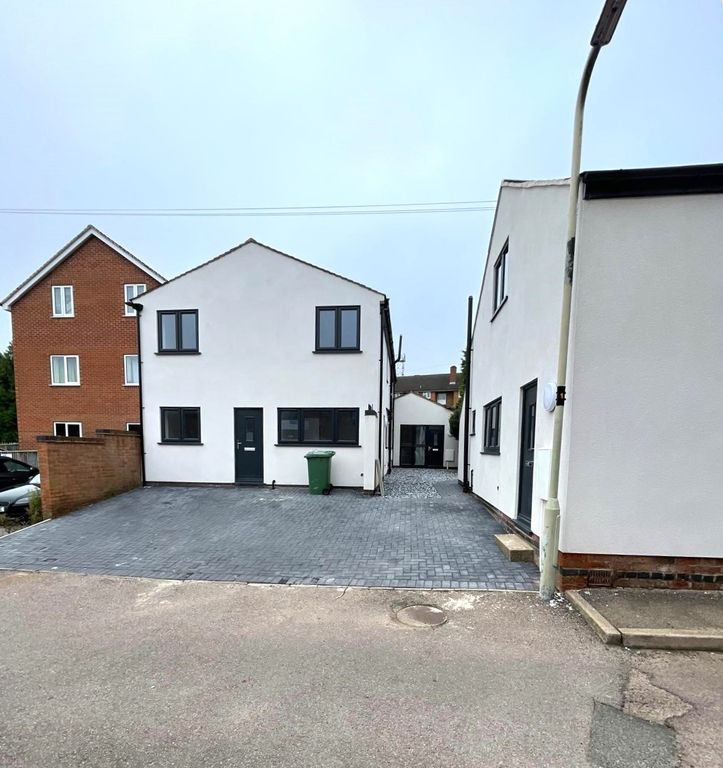 Property photo 2 of 3