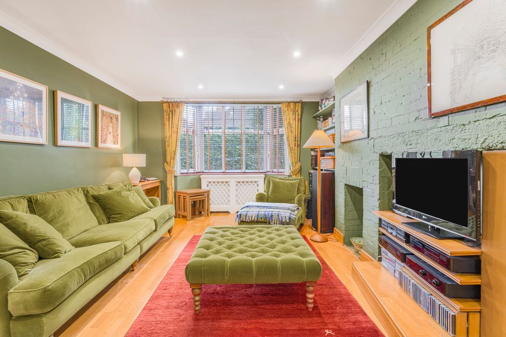 Property photo 2 of 20