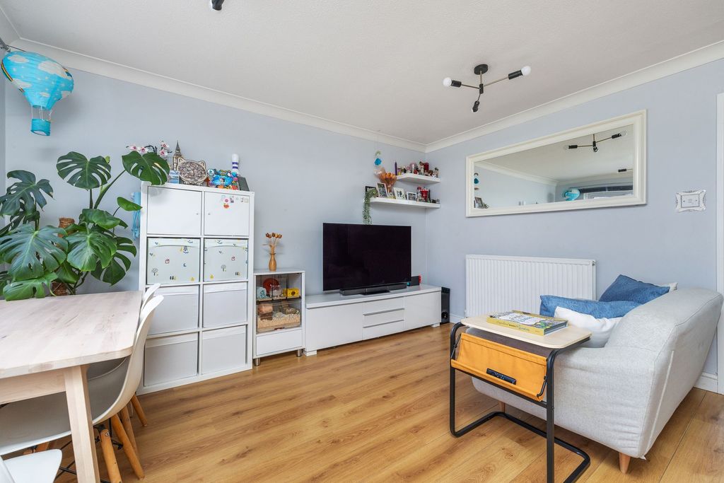 Property photo 3 of 9