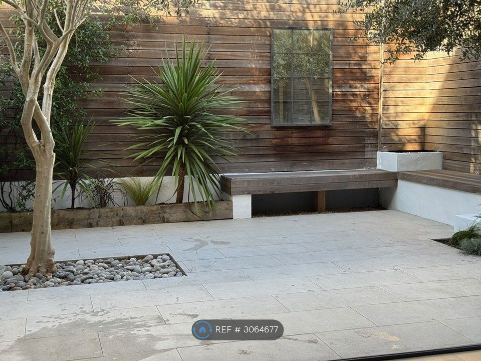 Property photo 3 of 14 Garden
