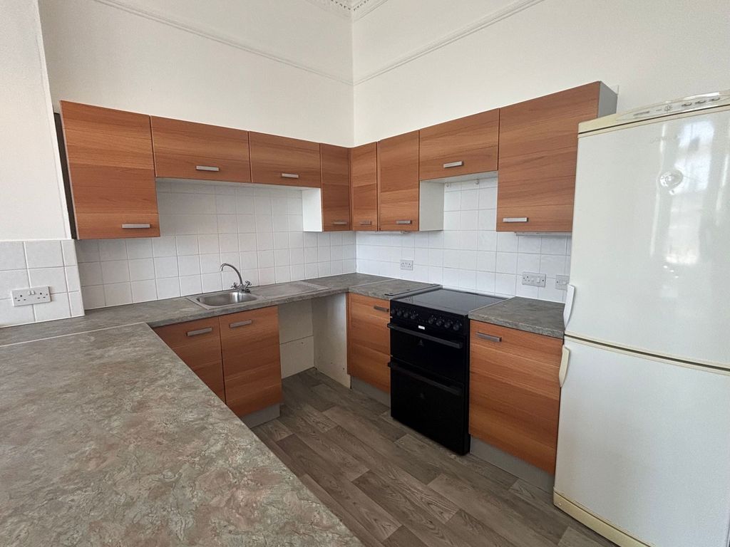 Property photo 3 of 6 Kitchen