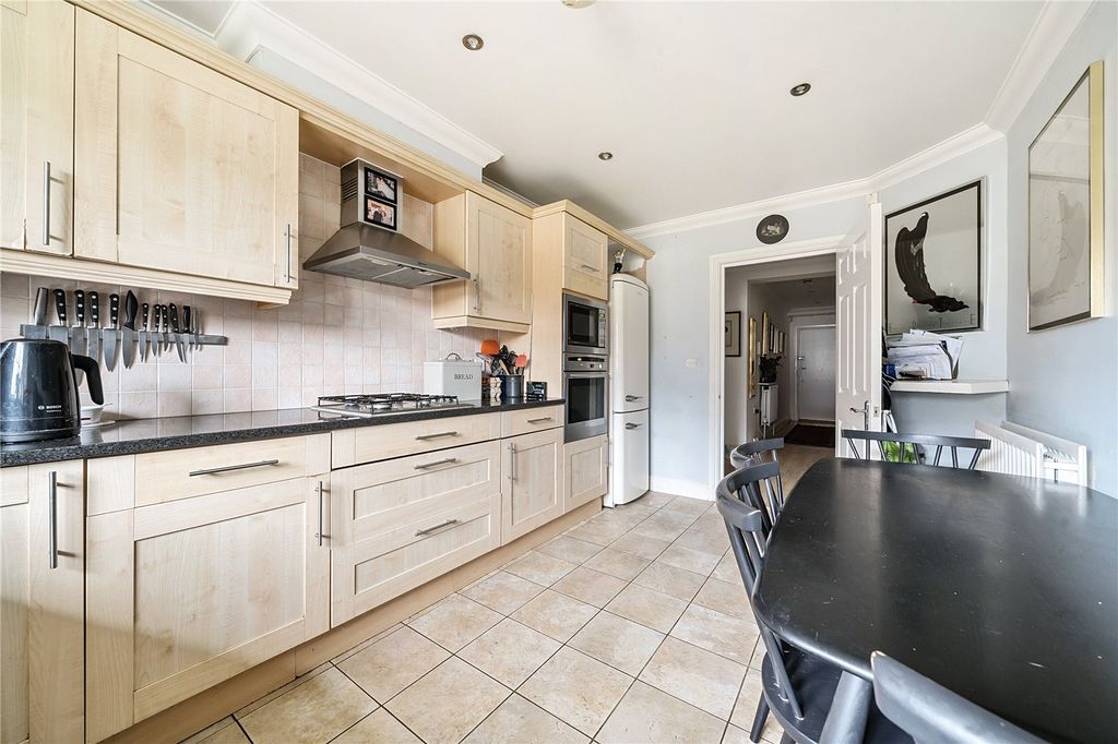 Property photo 2 of 25 Picture No. 07