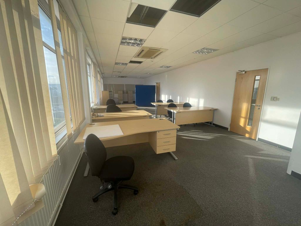 Property photo 1 of 2