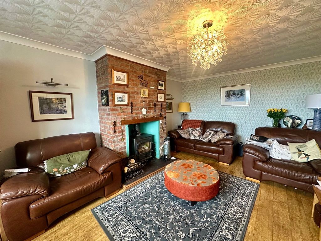Property photo 3 of 34 Picture No. 05