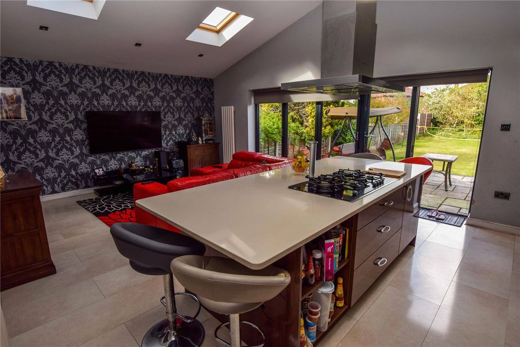 Property photo 2 of 16 Picture No. 06