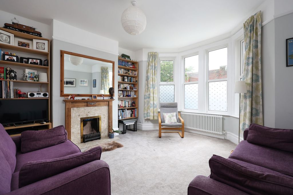Property photo 2 of 26