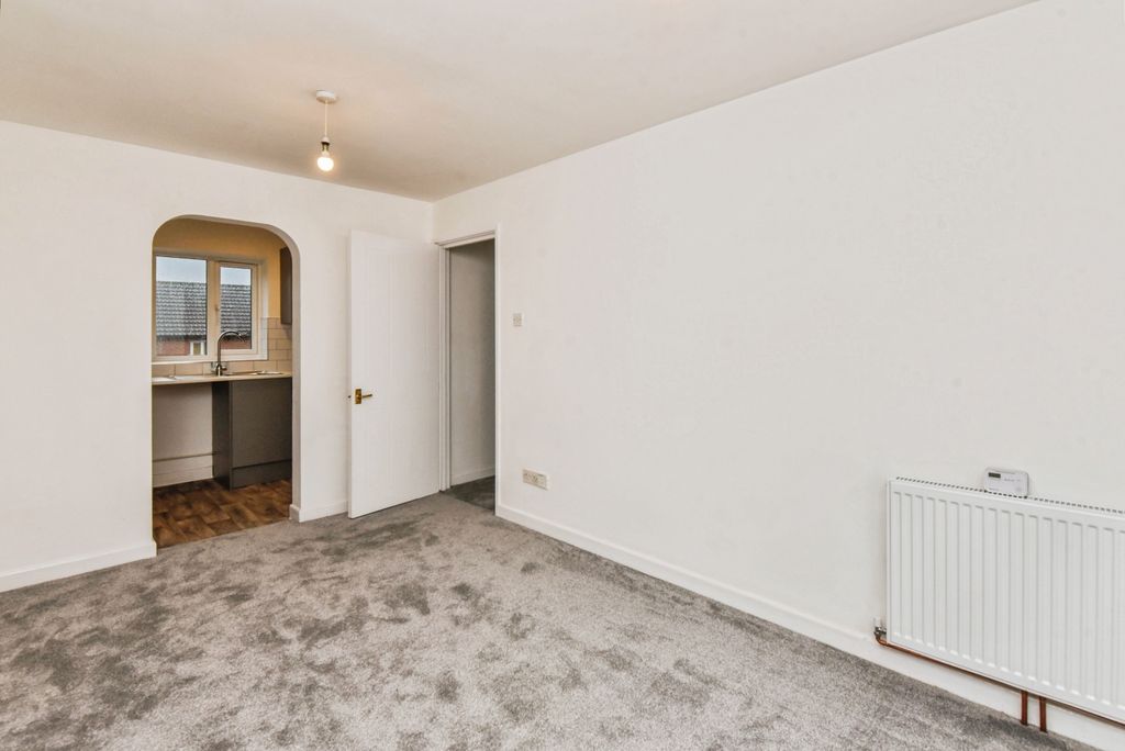 Property photo 3 of 16