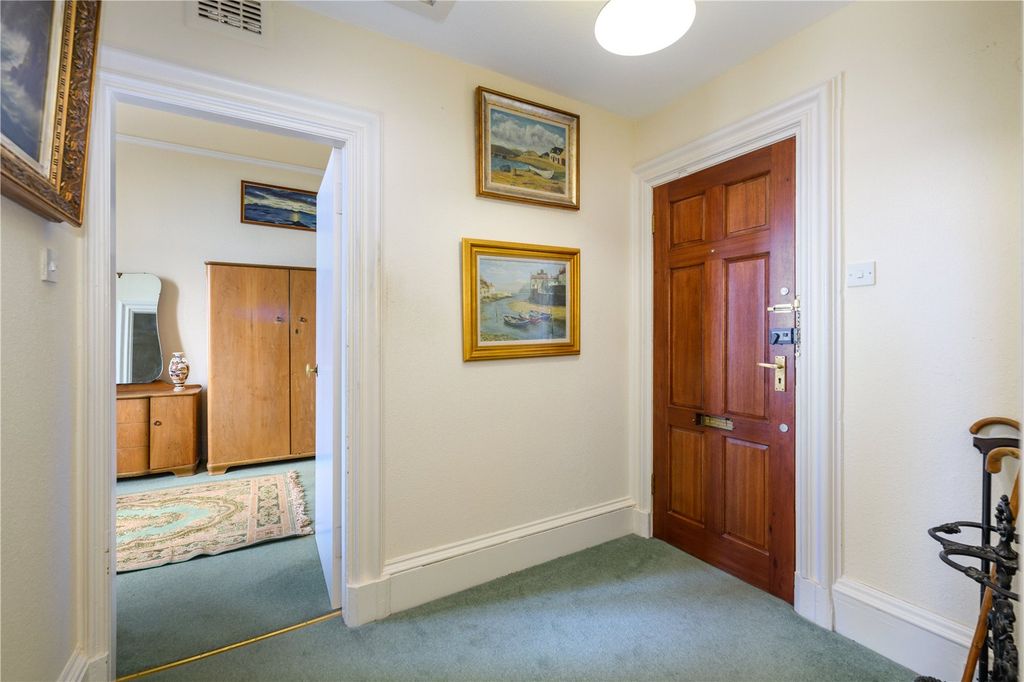 Property photo 3 of 24 Entrance Hall