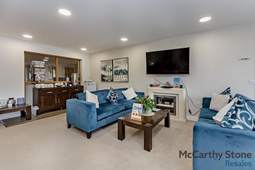 Property photo 1 of 21 Homeowners Lounge