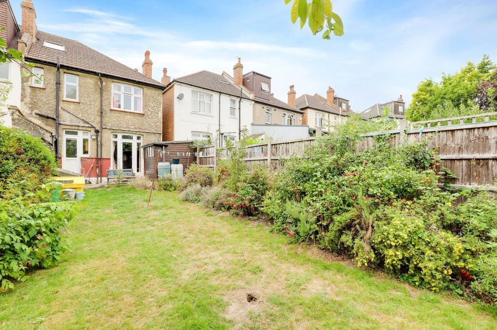 Property photo 3 of 14 08-36B3Jhpropworld - 21 Tannsfeld Road - 22.Jpg
