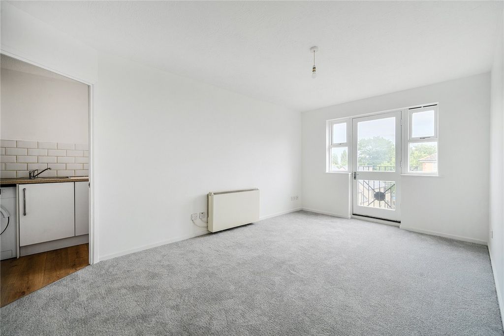 Property photo 3 of 13 Picture No. 17
