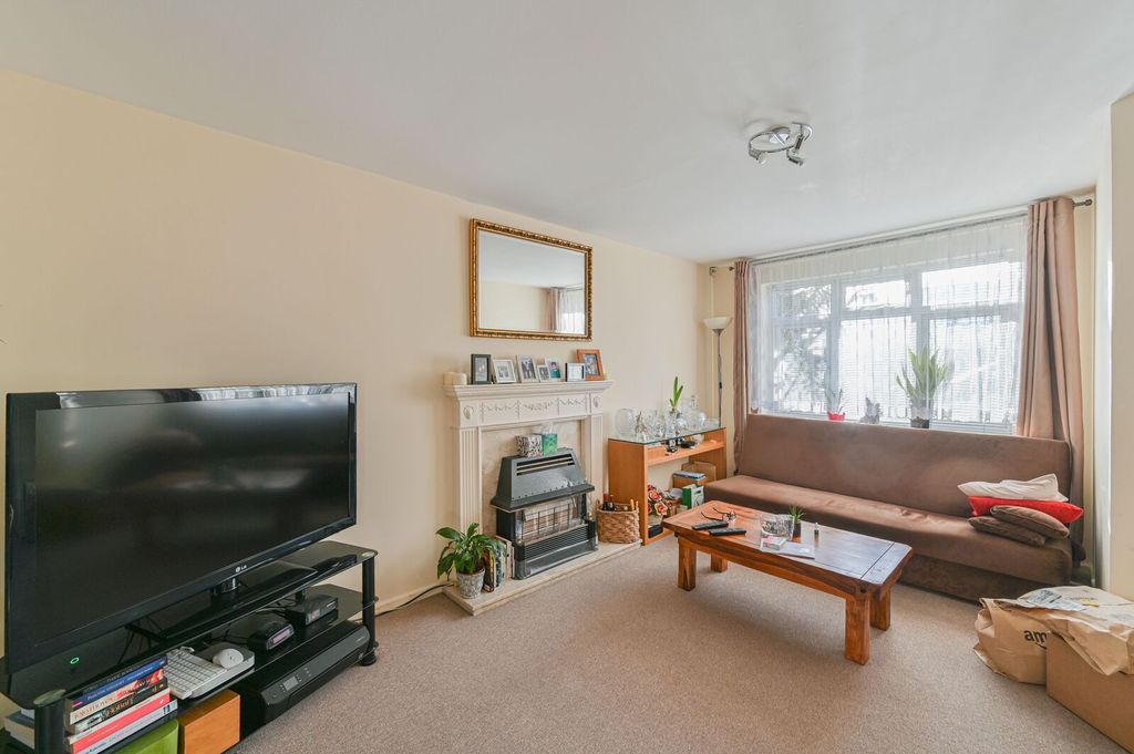 Property photo 3 of 13