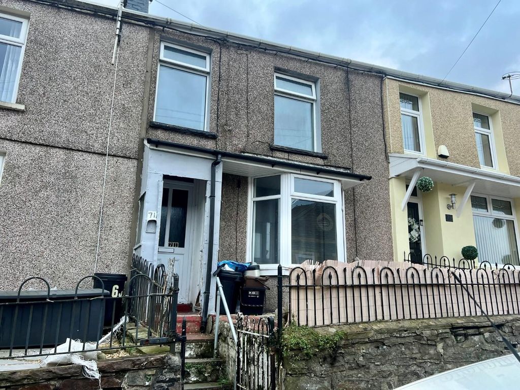 Property photo 1 of 10 71 Oakfield.Jpg