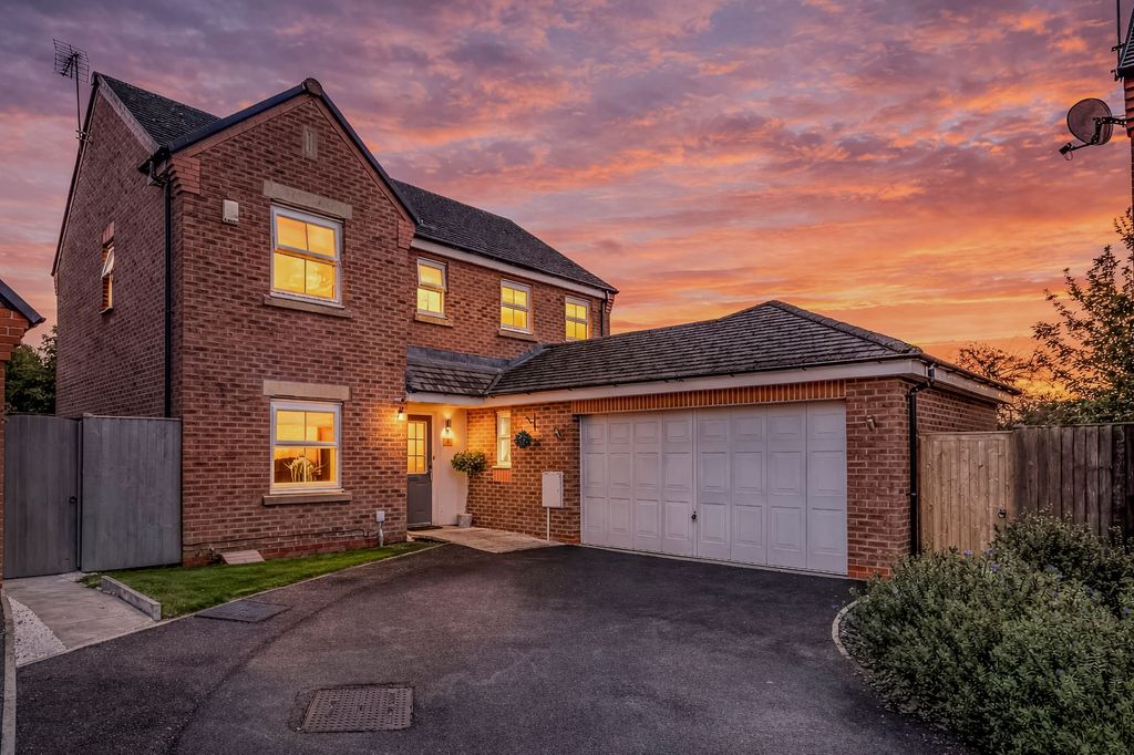 Property photo 1 of 50