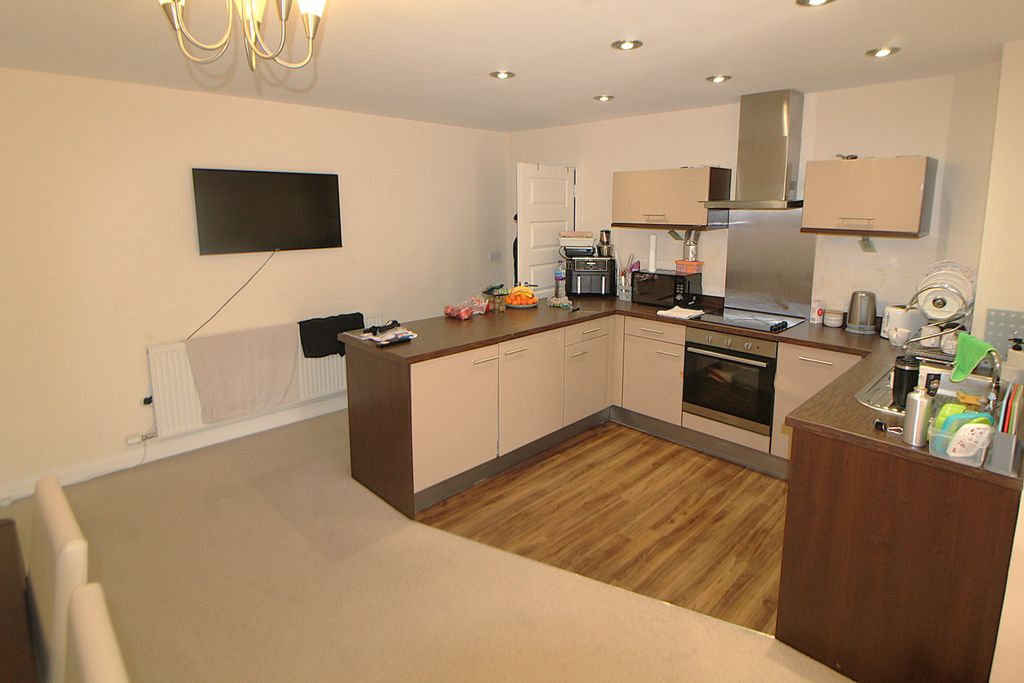 Property photo 3 of 6