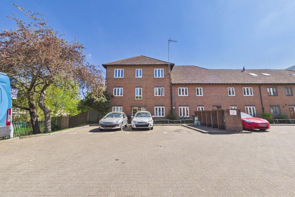 Property photo 1 of 15 External