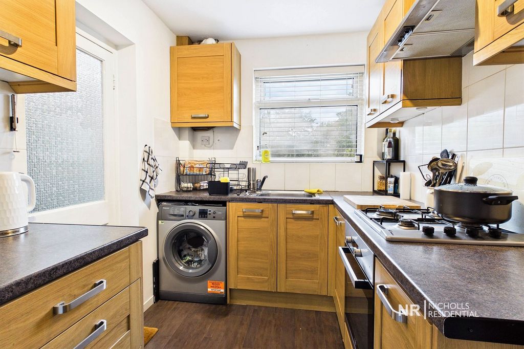 Property photo 2 of 12 Kitchen