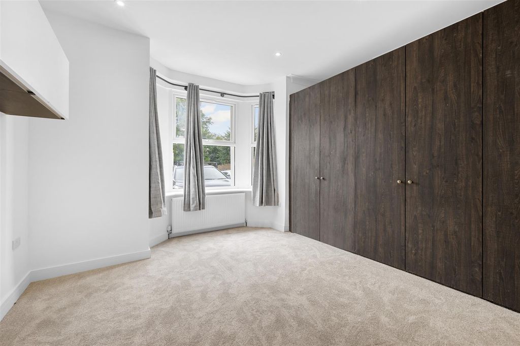 Property photo 2 of 12 Flat 2, 80 Durham Road,7.Jpg