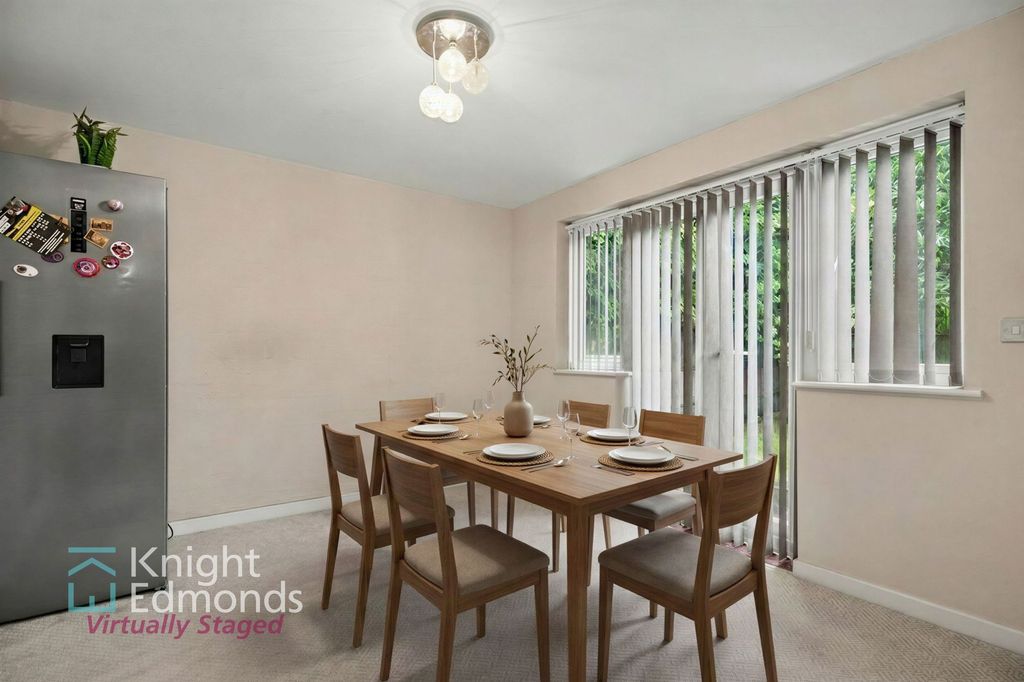 Property photo 2 of 21 Dining Room