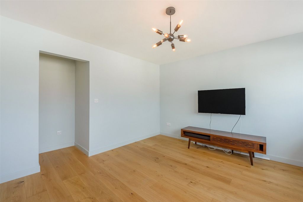 Property photo 3 of 9 Picture No. 04