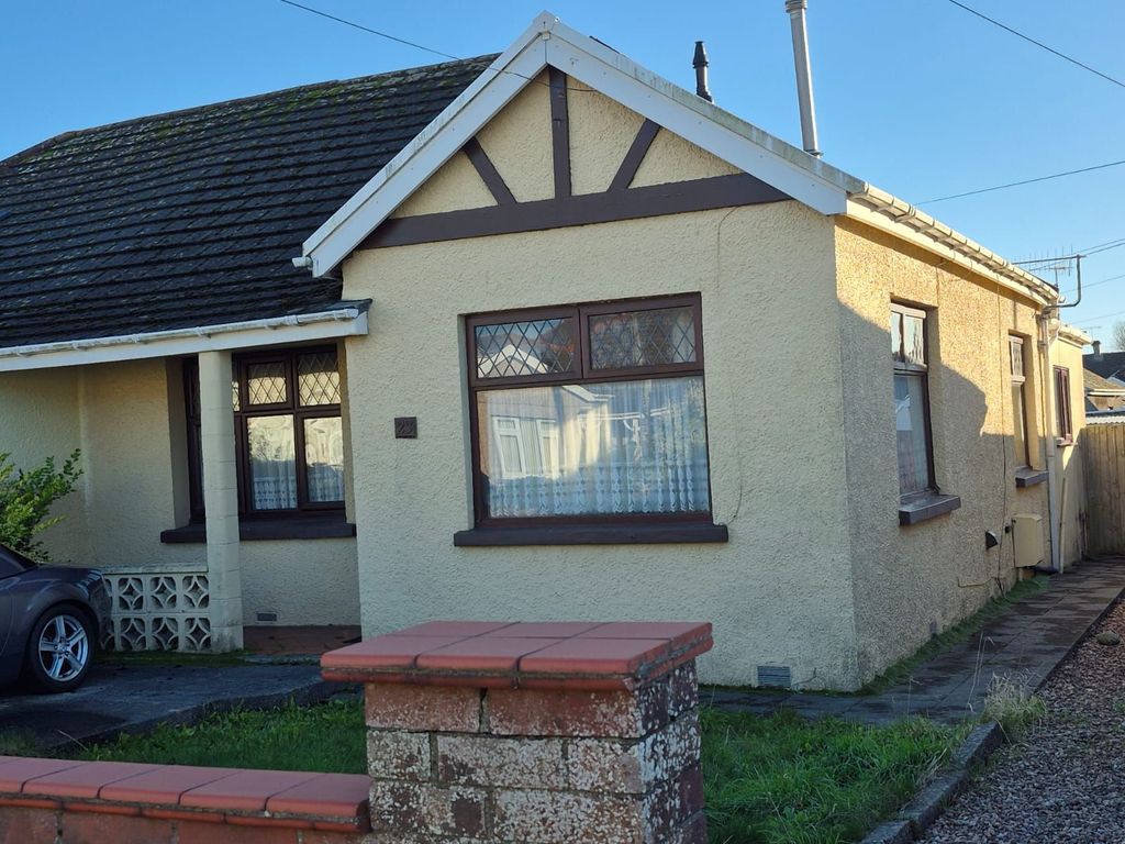 Property photo 2 of 32