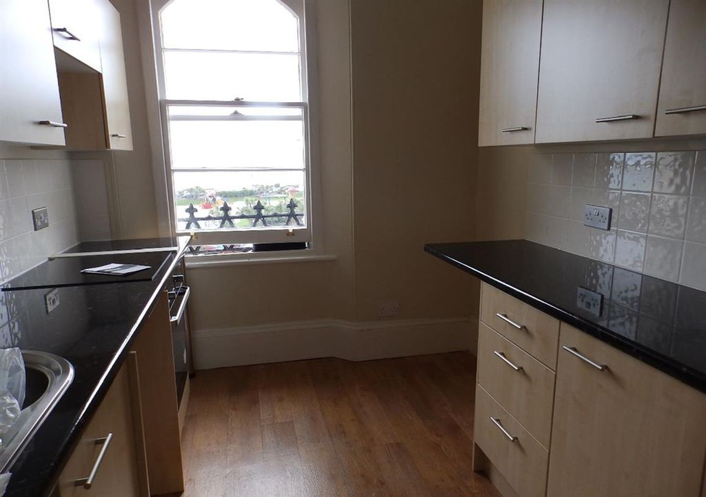 Property photo 2 of 4 Kitchen