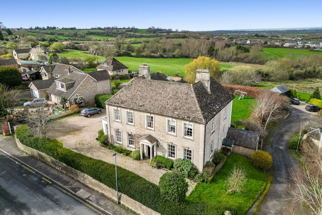 Property photo 1 of 18