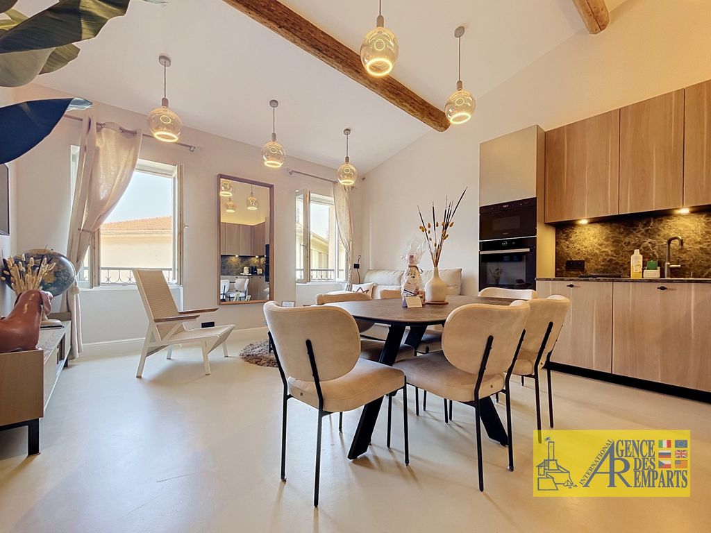 Property photo 1 of 17 Charming 3-Room Apartment In Old Antibes